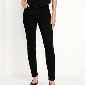 Mid-Rise Rockstar Super-Skinny Jeans Short size 18